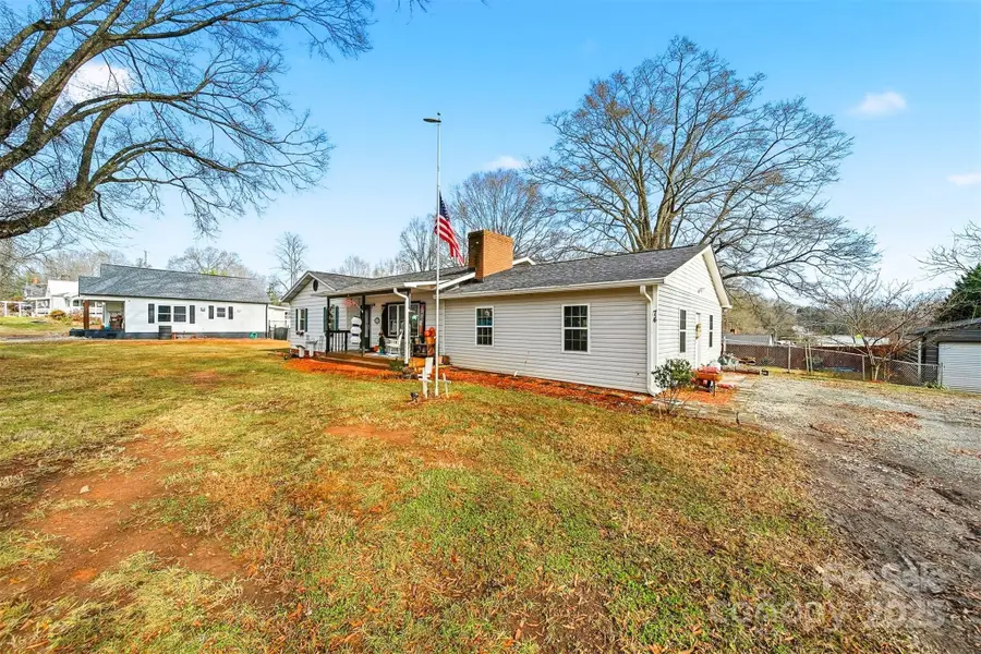 74 7th Street Nw, Taylorsville, NC 28681 - Image #2