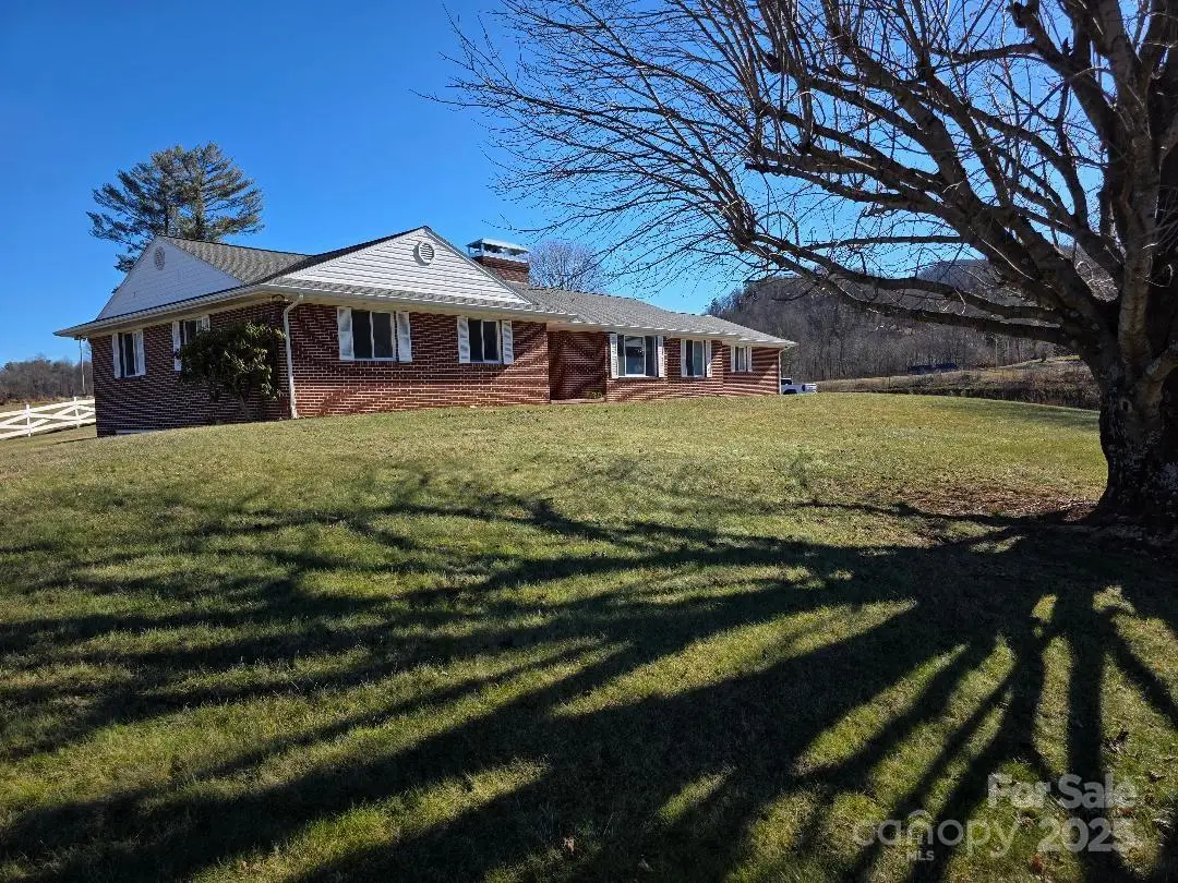 1375 E Us Highway 19e Highway, Burnsville, NC 28714 - Image #1