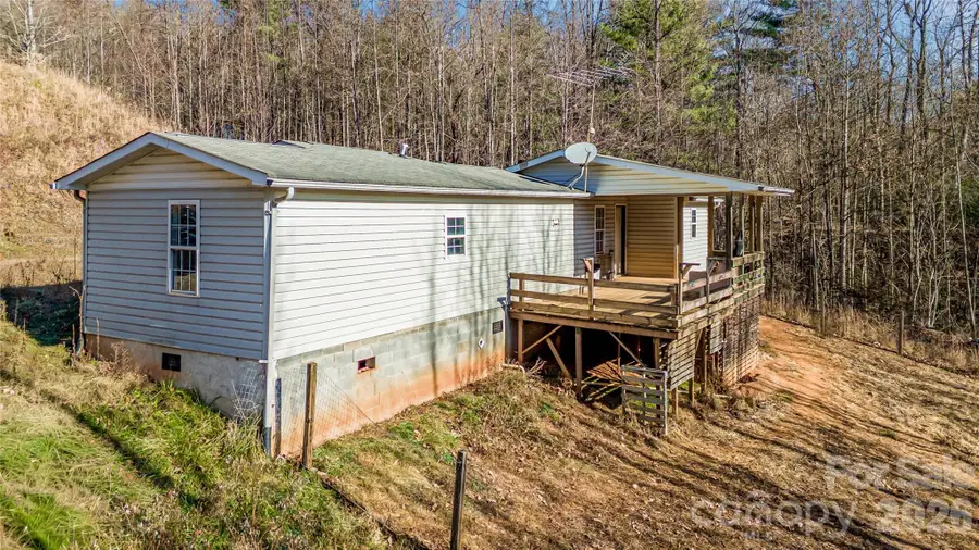 910 Summit Ridge Road, Purlear, NC 28665 - Image #3