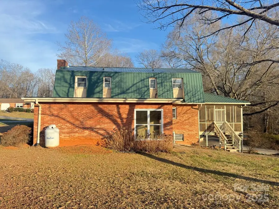 280 Forest Acres Lane, Taylorsville, NC 28681 - Image #3