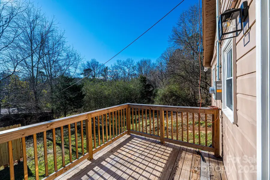 1640 1st Street Circle Se, Hickory, NC 28602 - Image #3