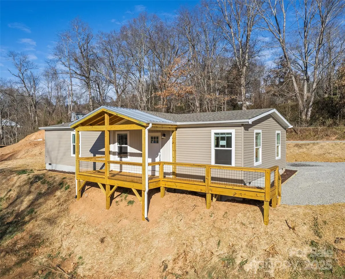 77 Geiranger Drive, Clyde, NC 28721 - Image #1