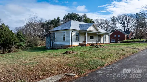 335 Eastview Street, Morganton, NC 28655