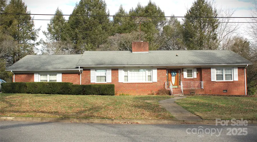 105 Woodlawn Drive, Morganton, NC 28655 - Image #2