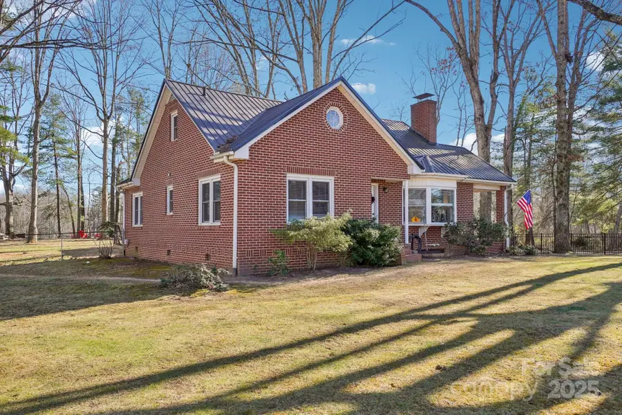 2510 Old Spartanburg Road, East Flat Rock, NC 28726 - Image #2