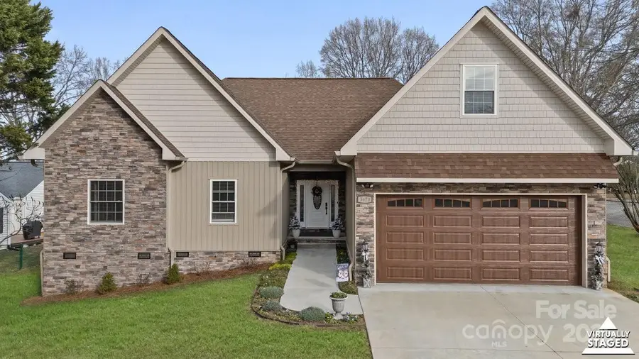 3670 9th Street Drive Ne, Hickory, NC 28601 - Image #3