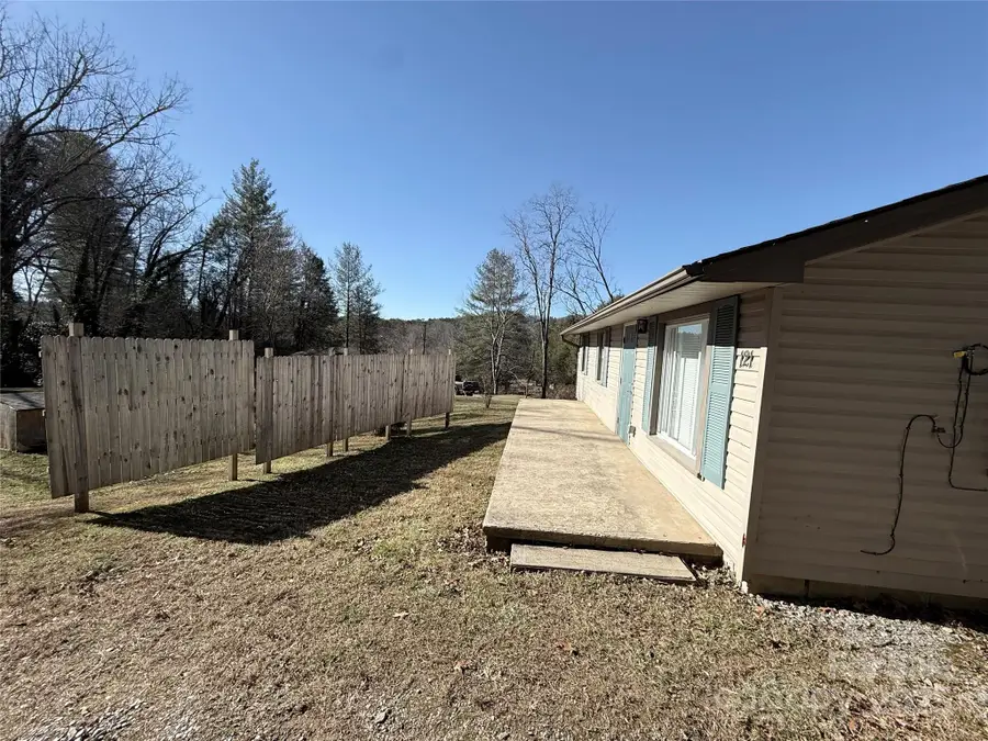 121 Tom Mckinney Road, Brevard, NC 28712 - Image #3