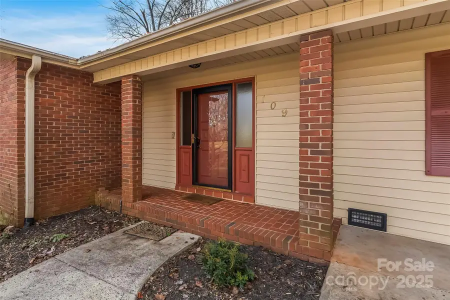 109 Dogwood Court, Morganton, NC 28655 - Image #2