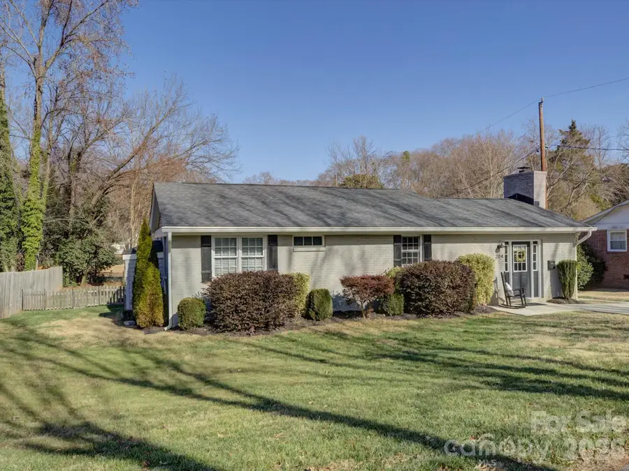 204 Elliott Street W, Fort Mill, SC 29715 - #2