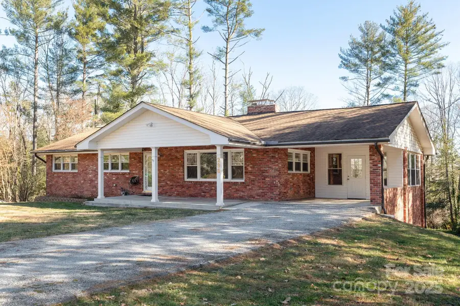 290 Crabapple Hill Lane, Hendersonville, NC 28792 - Image #2