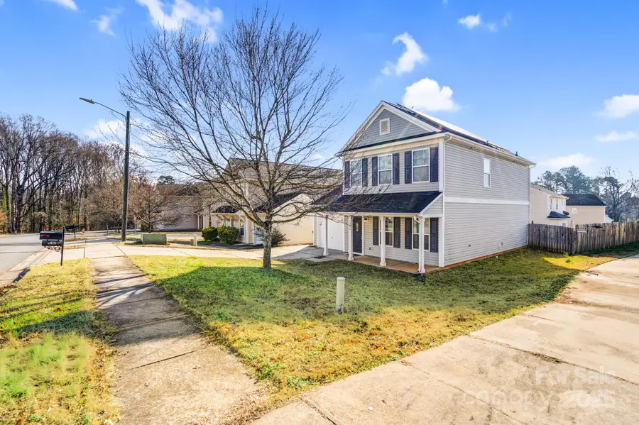 9026 Sharpes Circle, Charlotte, NC 28214 - Image #3