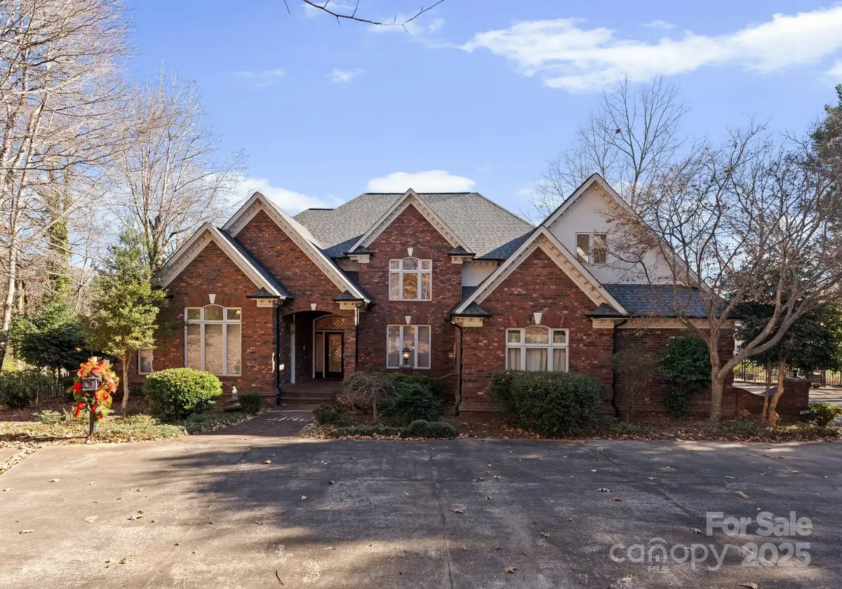 718 Eagle Point Court, Matthews, NC 28104 - Image #1