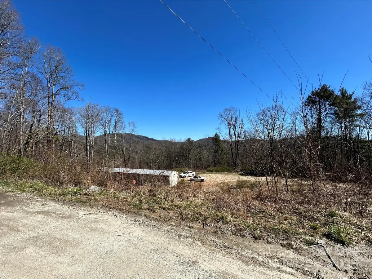 612 Heady Mountain Rd Road, Cashiers, NC 28717 - Image #1