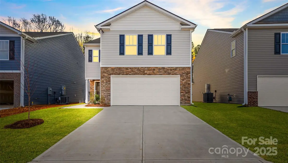 35 Caroline Valley Lane, Hendersonville, NC 28792 - Image #1