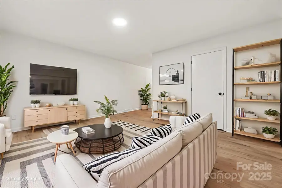 5003 Lakecrest Drive, Charlotte, NC 28215 - #2