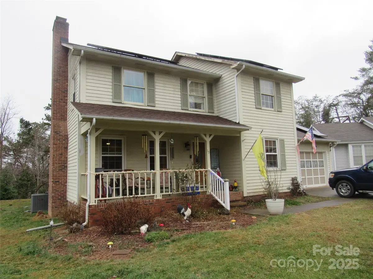 19 Westminster Drive, Asheville, NC 28804 - Image #1