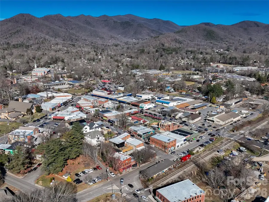 204 Sutton Avenue, Black Mountain, NC 28711 - Image #2