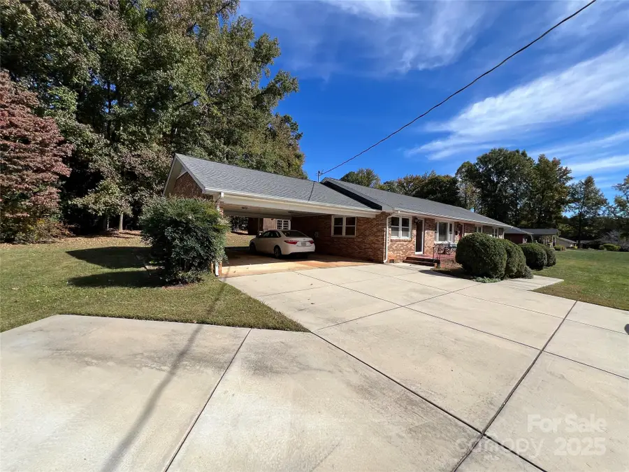 901 Henry Street, Kings Mountain, NC 28086 - Image #2