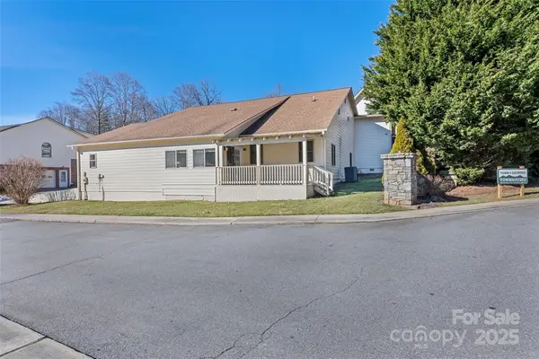 31 Bage Street, Waynesville, NC 28786