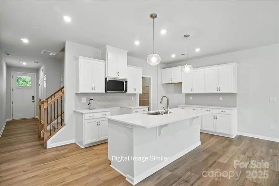 1213 Vibrant Road, Charlotte, NC 28215 - Image #2