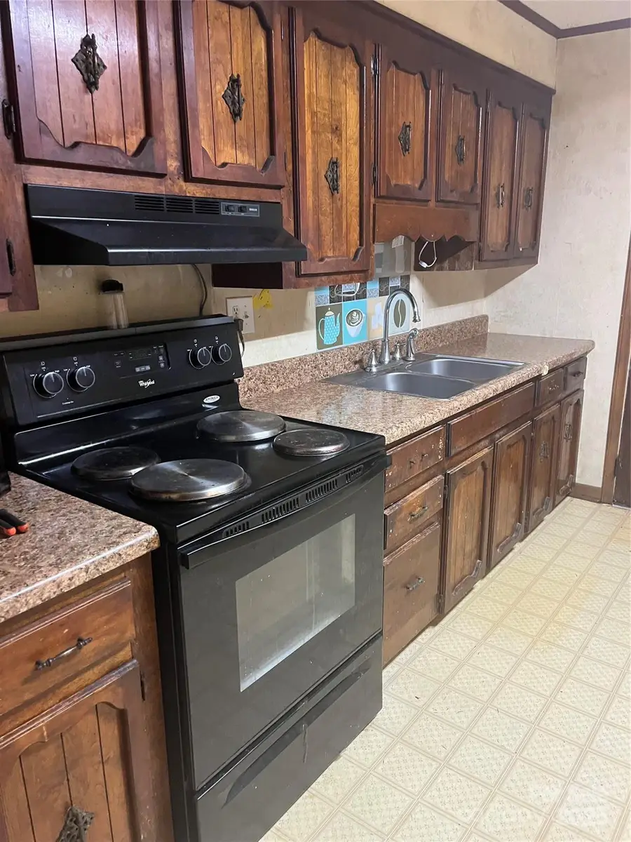 206 E Catawba Drive, Mount Holly, NC 28120 - Image #2