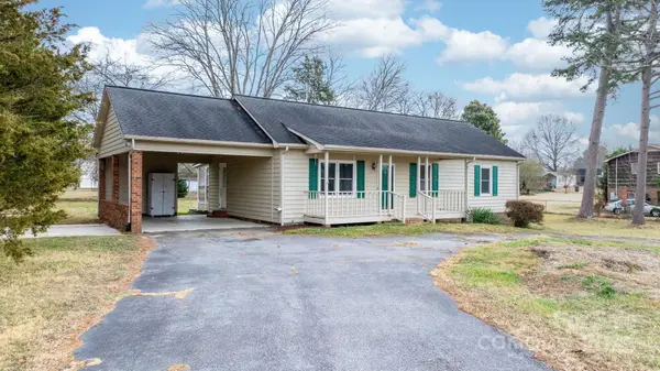 4012 24th Street Place Ne, Hickory, NC 28601