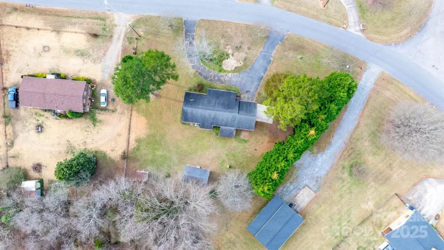 4012 24th Street Place Ne, Hickory, NC 28601 - Image #3