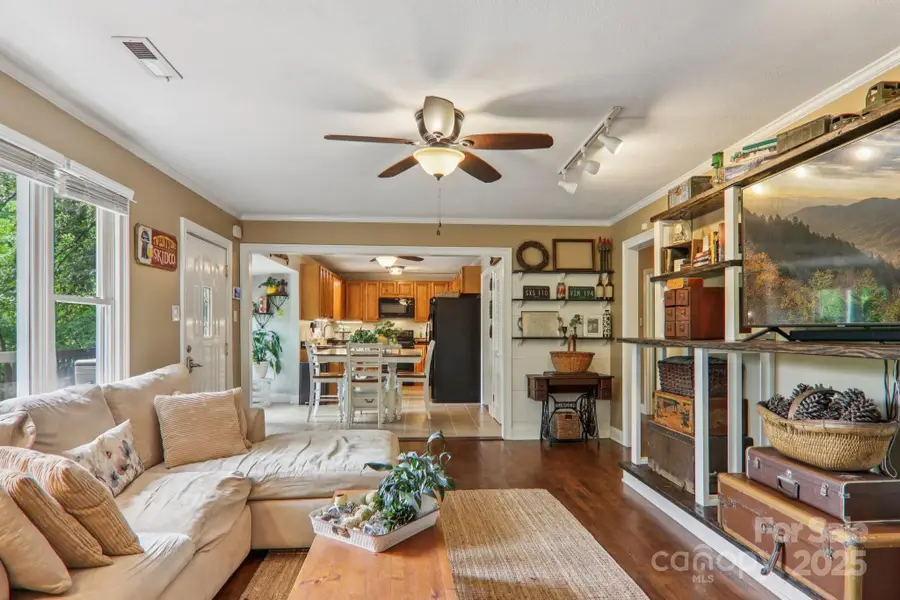 416 S Cherokee Avenue, Black Mountain, NC 28711 - Image #2