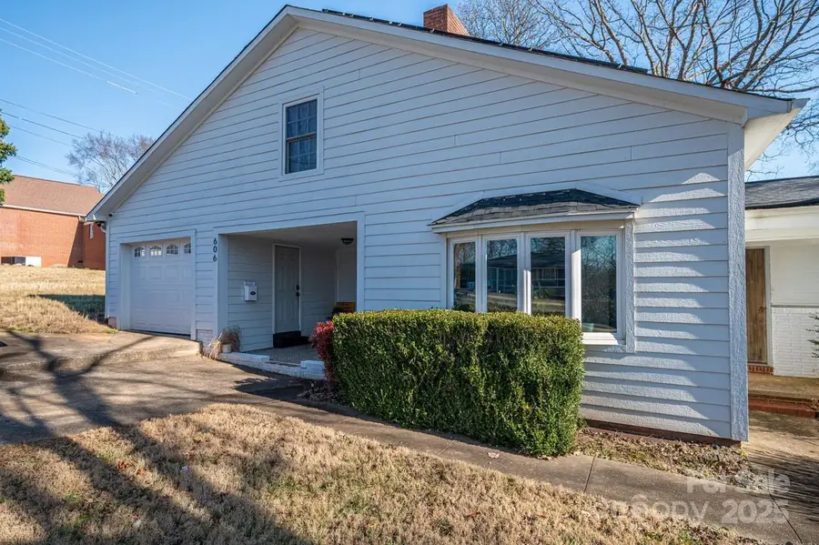 606 Huss Street, Lincolnton, NC 28092 - Image #2