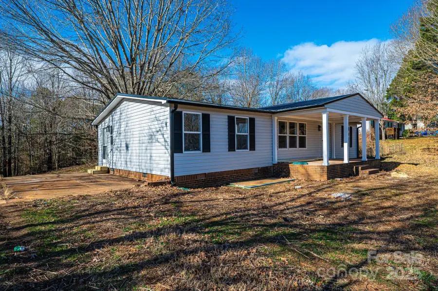 162 Riverview Acres Lane, Taylorsville, NC 28681 - Image #3