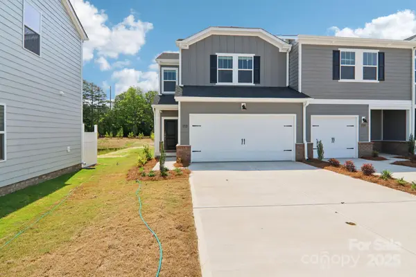 8104 Hidden Springs Trail, Charlotte, NC 28216