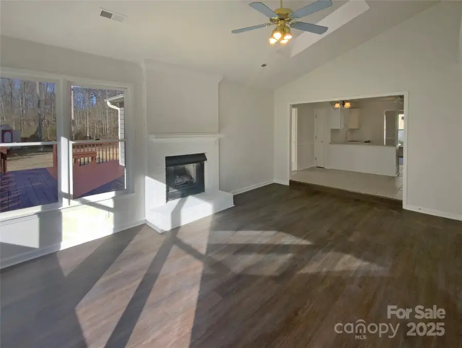 4202 Hounds Run Drive, Matthews, NC 28105 - Image #2