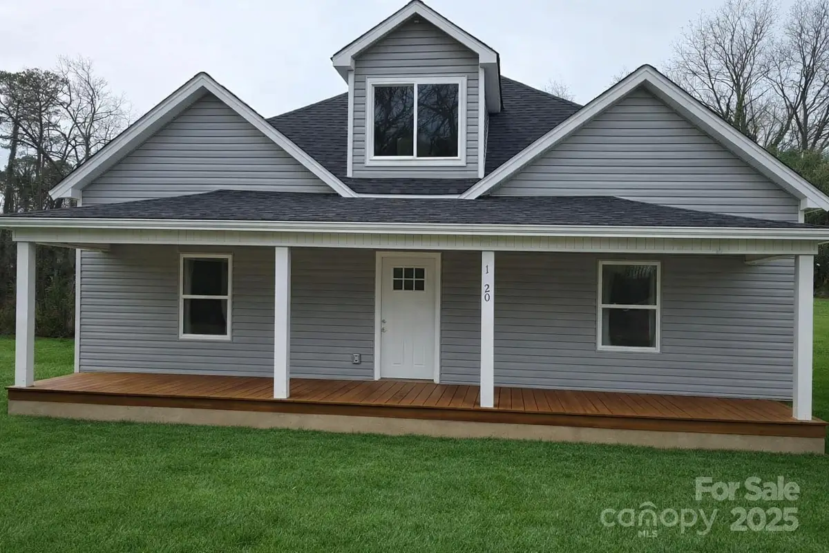 1820 N Hewitt Avenue, Newton, NC 28658 - Image #1