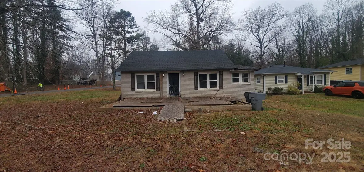 4001 Durham Lane, Charlotte, NC 28269 - Image #1