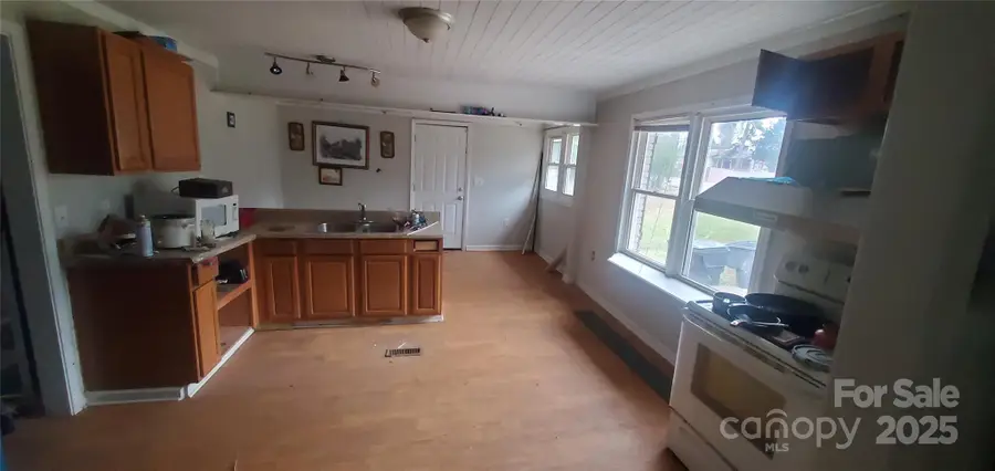 4001 Durham Lane, Charlotte, NC 28269 - Image #3