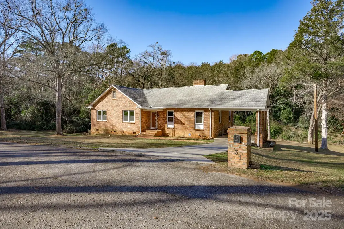 131 Woodland Terrace, Winnsboro, SC 29180 - Image #1