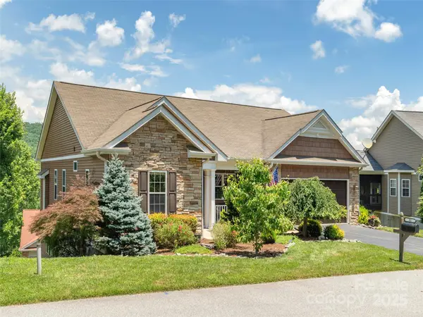 31 Headwater Drive, Hendersonville, NC 28739