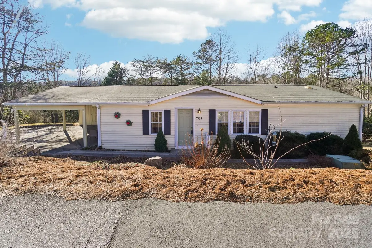 204 Cranbrook Circle, Hendersonville, NC 28792 - Image #1