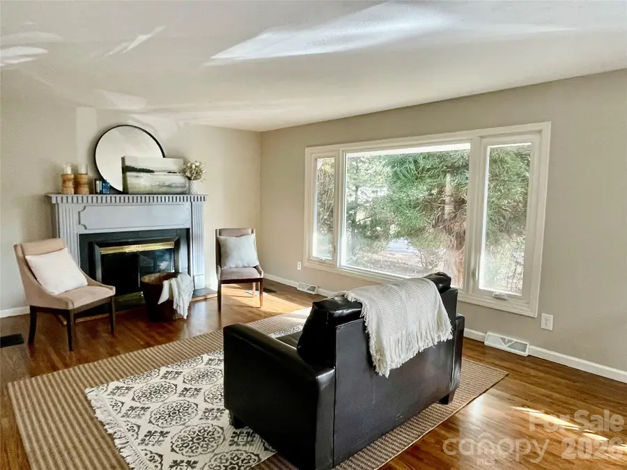 15 Beaverdam Court, Asheville, NC 28804 - Image #2