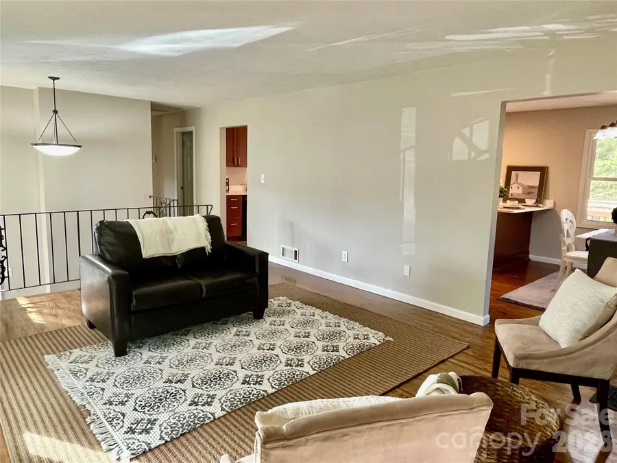 15 Beaverdam Court, Asheville, NC 28804 - Image #3