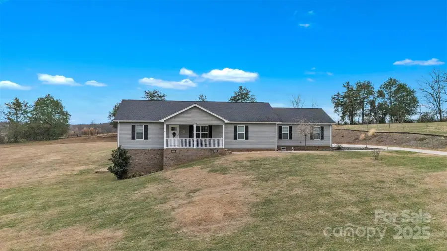 314 Stable Brook Lane, Taylorsville, NC 28681 - Image #2