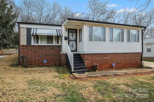 133 S Caldwell Avenue, Newton, NC 28658