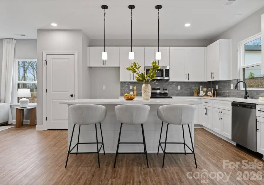 8821 Dogwood Drive, Charlotte, NC 28215 - Image #2