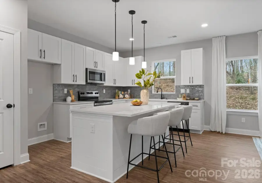 8821 Dogwood Drive, Charlotte, NC 28215 - Image #3