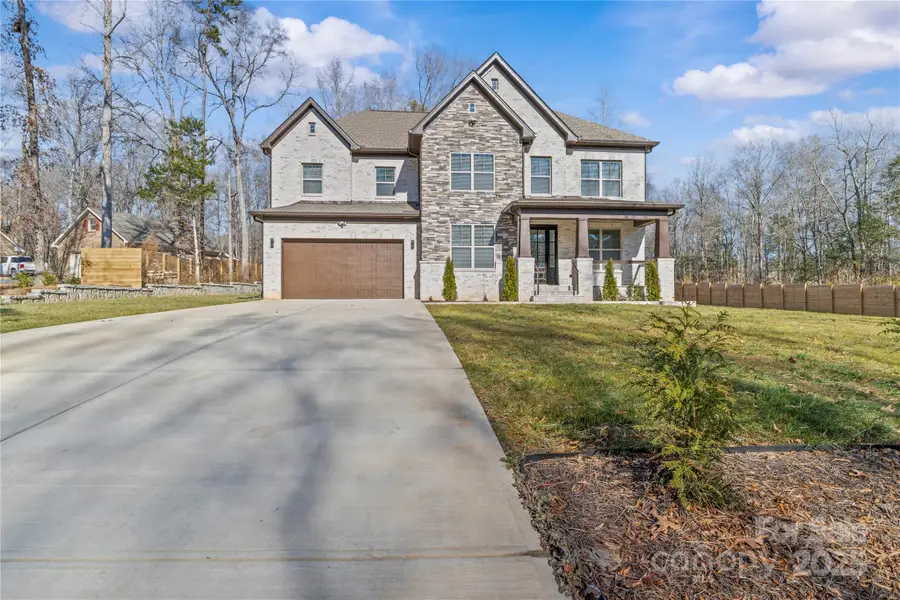 8804 Casa Lake Drive, Charlotte, NC 28215 - Image #2
