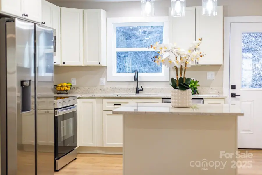 328 Bowditch Street #2B, Burnsville, NC 28714 - Image #3