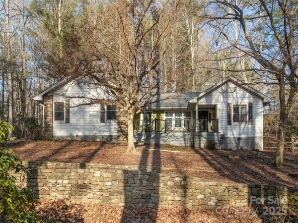 128 Camellia Way, Laurel Park, NC 28739