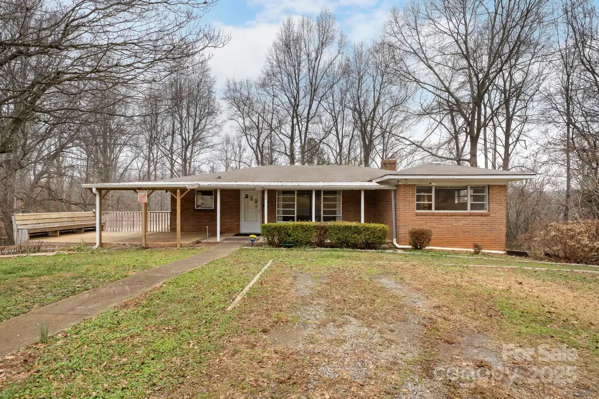 1177 2nd Street Place Se, Hickory, NC 28602 - Image #1