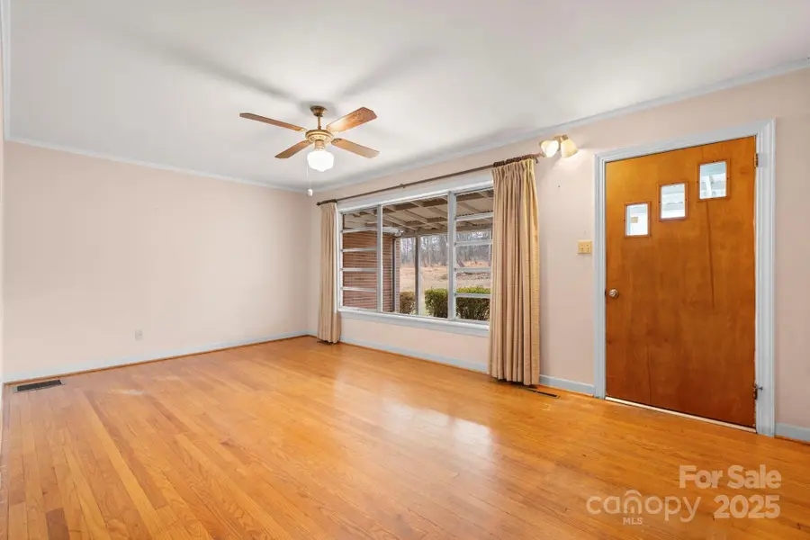 1177 2nd Street Place Se, Hickory, NC 28602 - Image #3