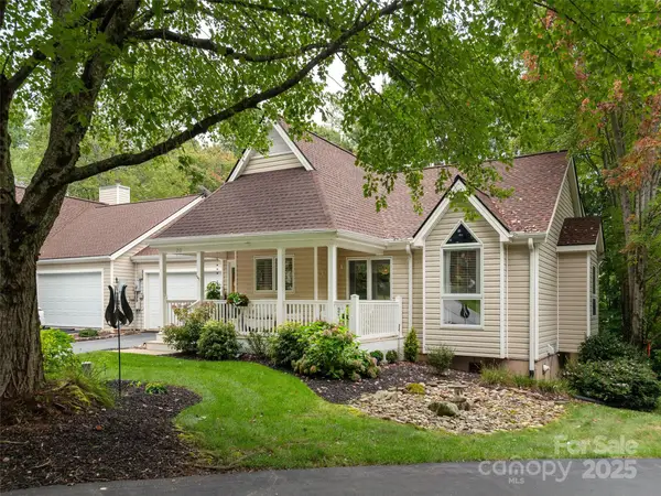 210 Black Oak Lane, Hendersonville, NC 28791